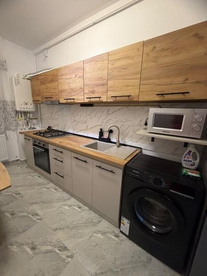 Apartament cu 2 camere decomandat în Roșu