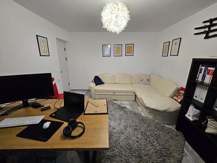 Casă cu 8 camere cu Teren 2200 Mp în Crevedia