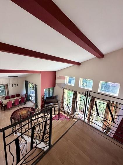 Casă individuală cu 8 camere cu Teren 1947 Mp în Corbeanca
