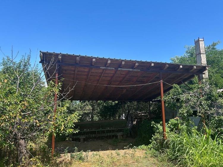 Casă cu 4 camere în Drăgoești