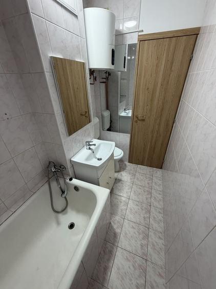 Garsonieră decomandată în Teiul Doamnei