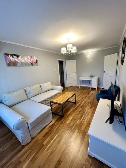 Apartament cu 3 camere semidecomandat în Gorjului