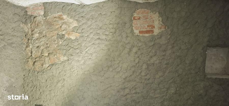 Casă cu 4 camere cu Teren 542 Mp în Cristian