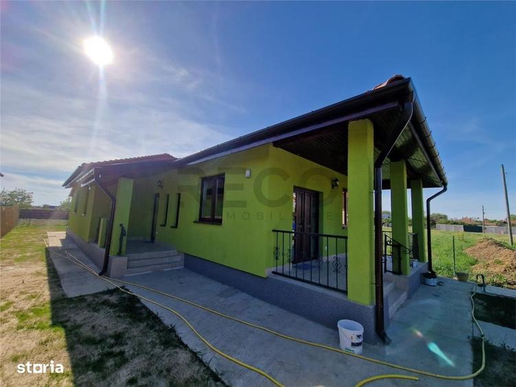 Casă cu 3 camere cu Teren 350 Mp în Borș