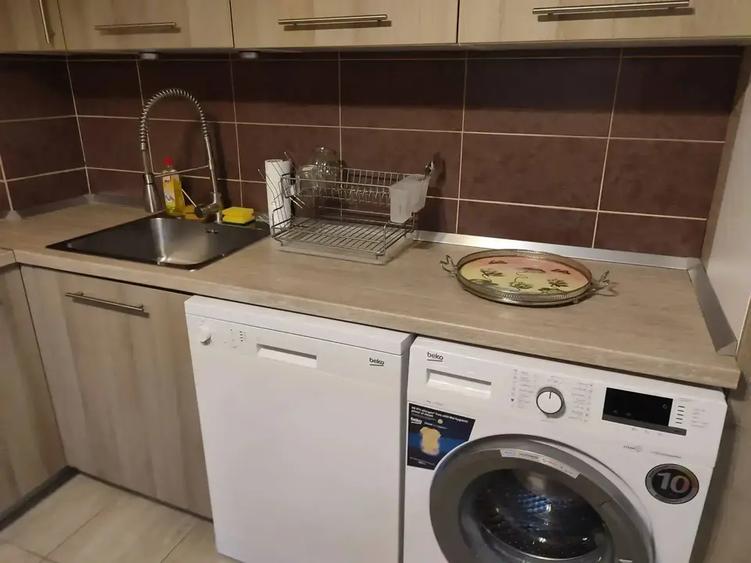 Apartament cu 4 camere decomandat, mobilat în Nord