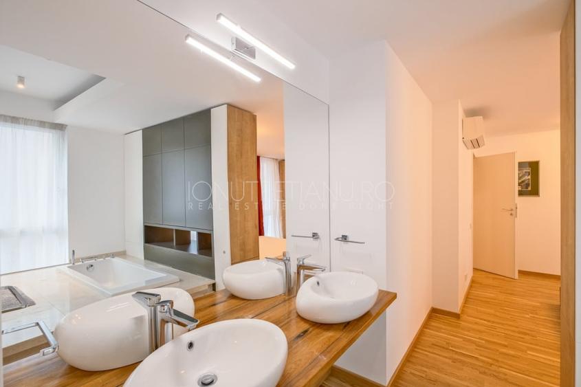 Apartament cu 3 camere semidecomandat, mobilat în Eminescu