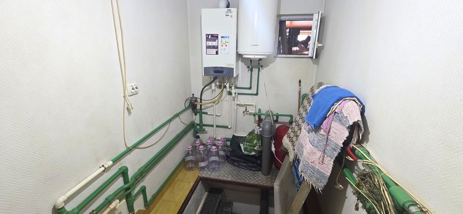 Casă individuală cu 7 camere cu Canalizare în Săftica