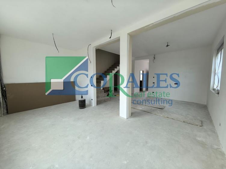 Duplex cu 4 camere cu Canalizare în Dumbrăvița