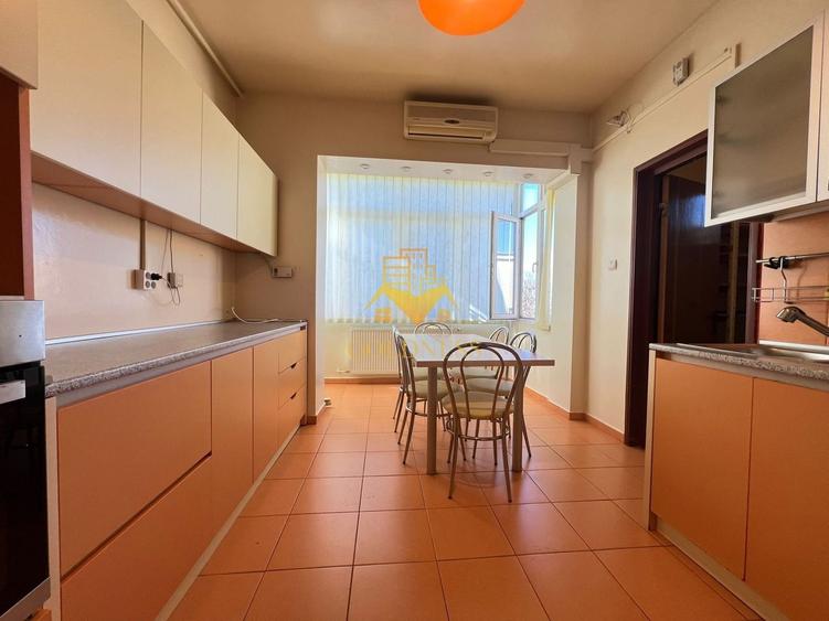 Apartament cu 3 camere decomandat, mobilat în Central