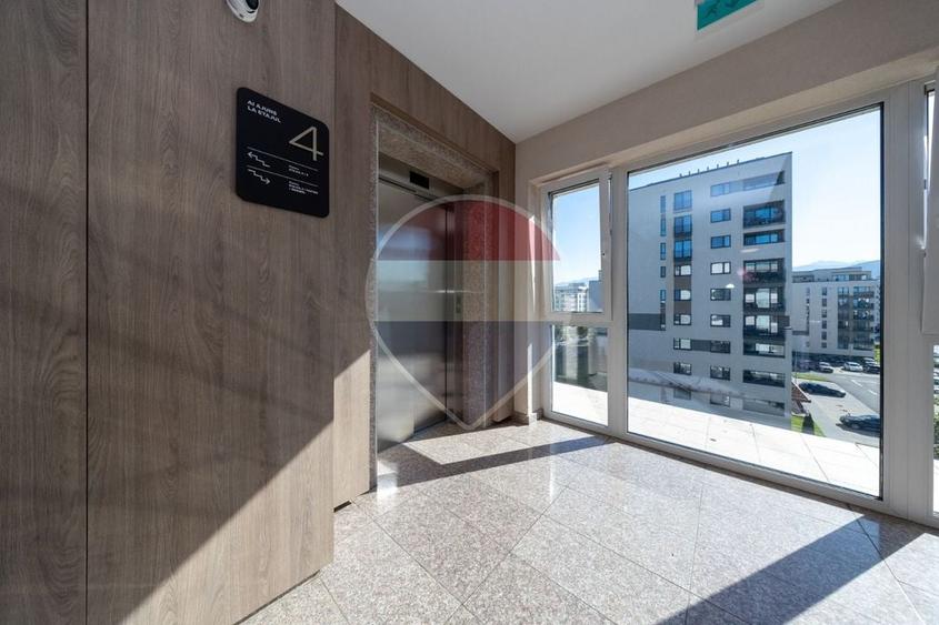 Apartament cu 2 camere decomandat, mobilat în Tractorul