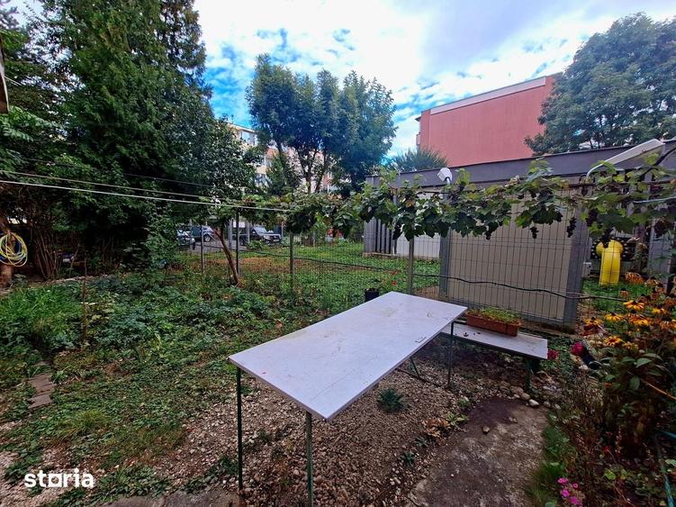 Apartament cu 3 camere decomandat în Tractorul