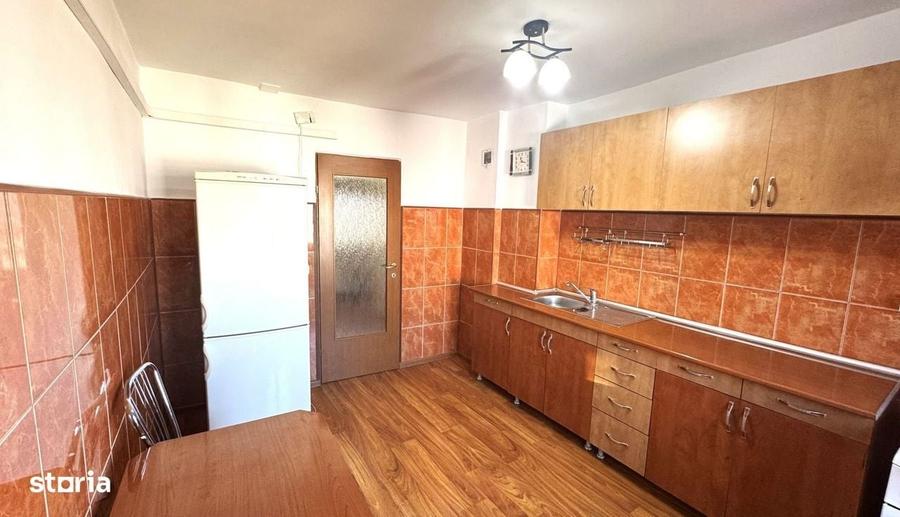 Apartament cu 3 camere decomandat în Bughea de Sus