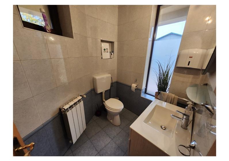 Casă individuală cu 5 camere cu Canalizare în Take Ionescu