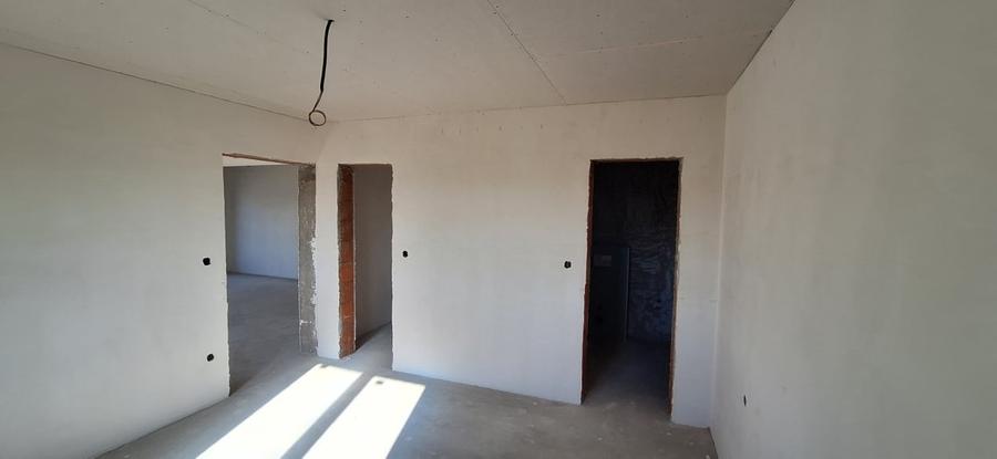 Casă individuală cu 3 camere cu Canalizare în Sud-Vest