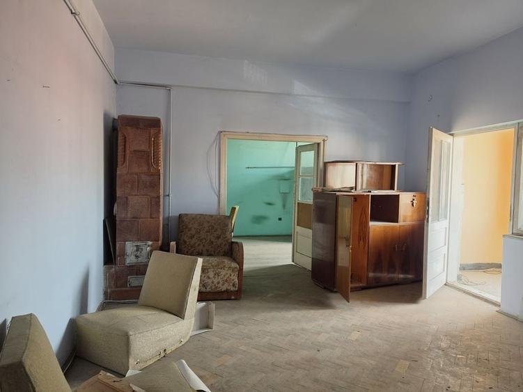 Apartament cu 2 camere nedecomandat în Brașovul Vechi