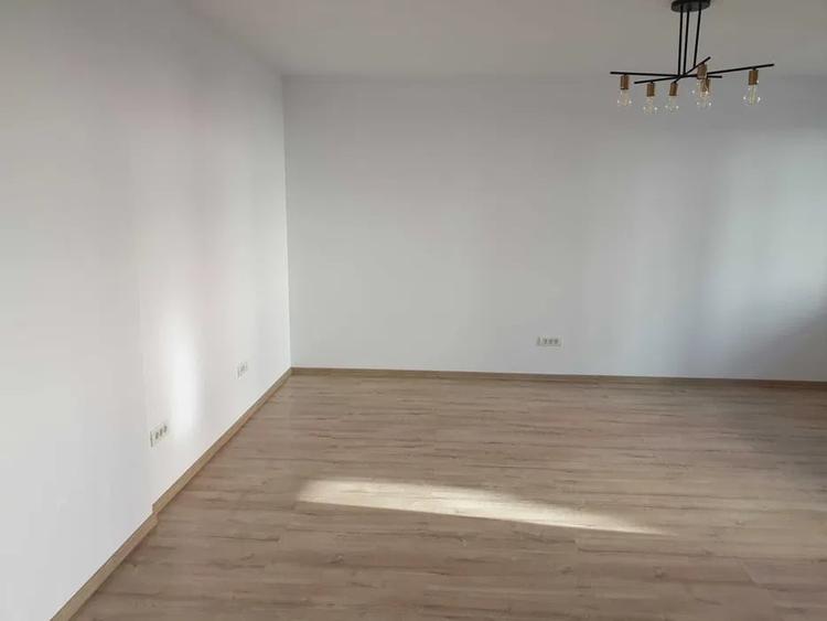 Apartament cu 2 camere semidecomandat în Florești