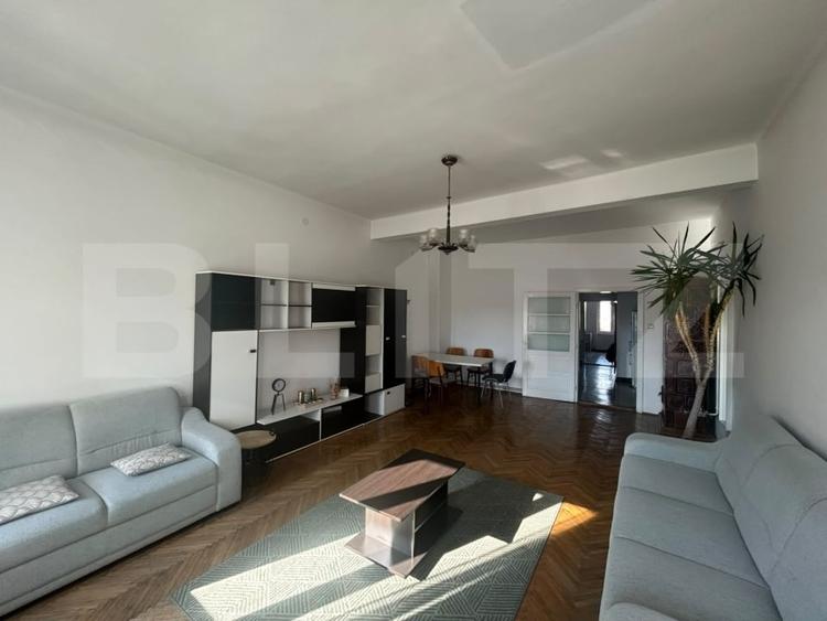 Apartament Spațios, 2 camere, decomandat, Zona Ultracentral - 1