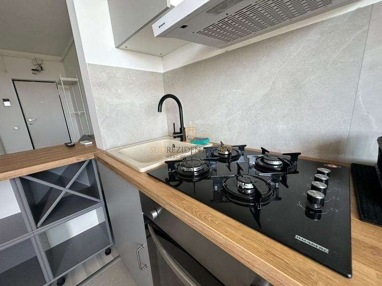 Apartament cu 2 camere semidecomandat, mobilat în Central