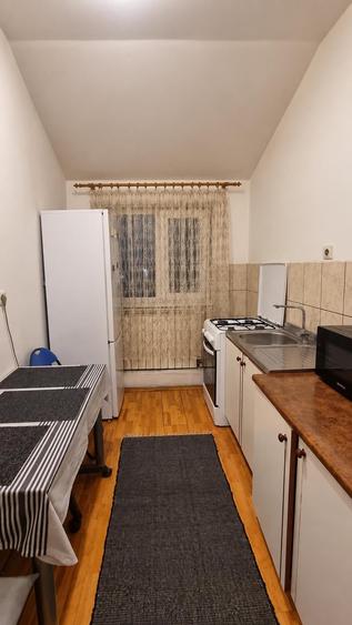 Apartament cu 2 camere semidecomandat, mobilat în Tomis Nord