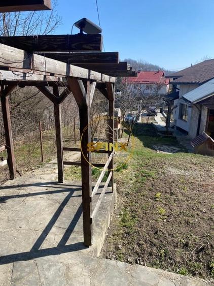 Casă individuală cu 4 camere cu Canalizare în Slănic