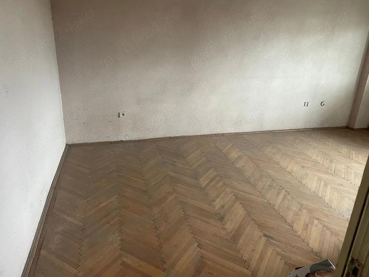 Apartament cu 3 camere decomandat în Găvana