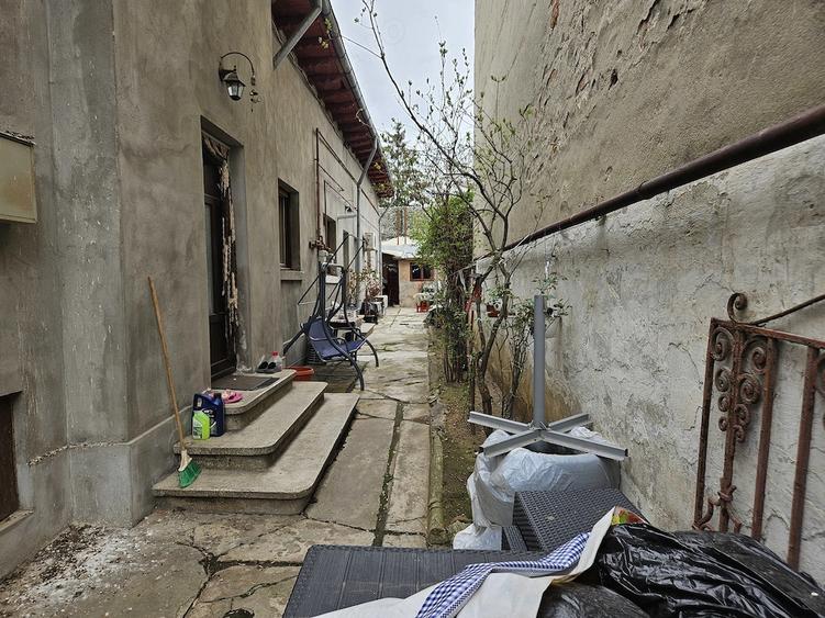 Casă cu 4 camere cu Teren 232 Mp în Decebal
