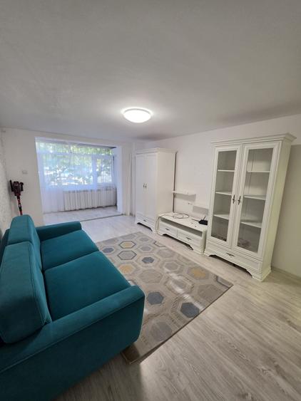 Apartament cu 2 camere decomandat în Exterior Vest