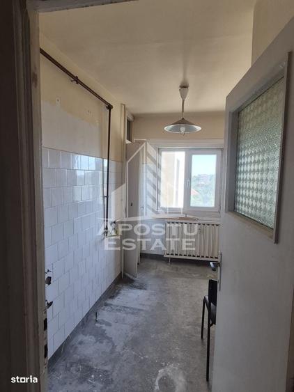 Apartament cu 3 camere în Lipovei