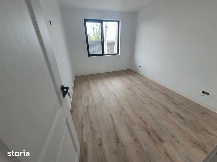 Casă cu 3 camere cu Teren 300 Mp în Central