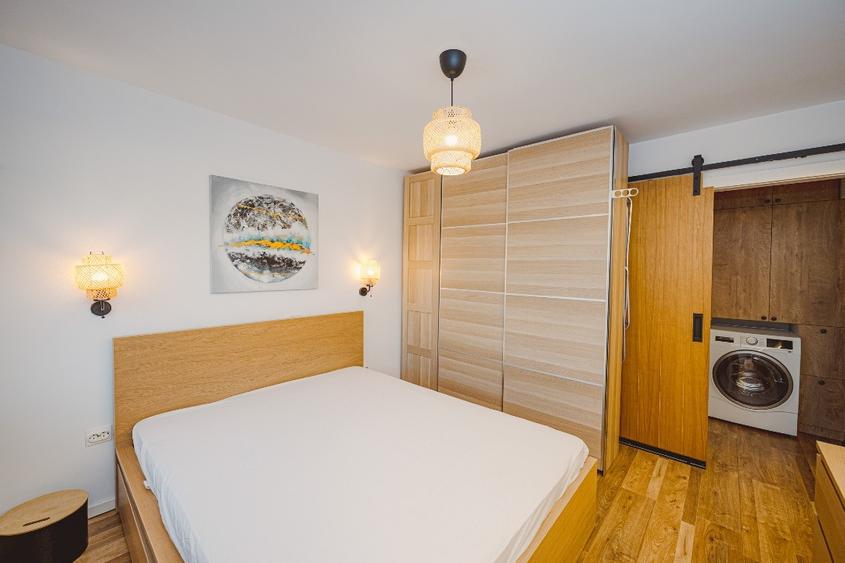 Apartament cu 3 camere semidecomandat, mobilat în Titan