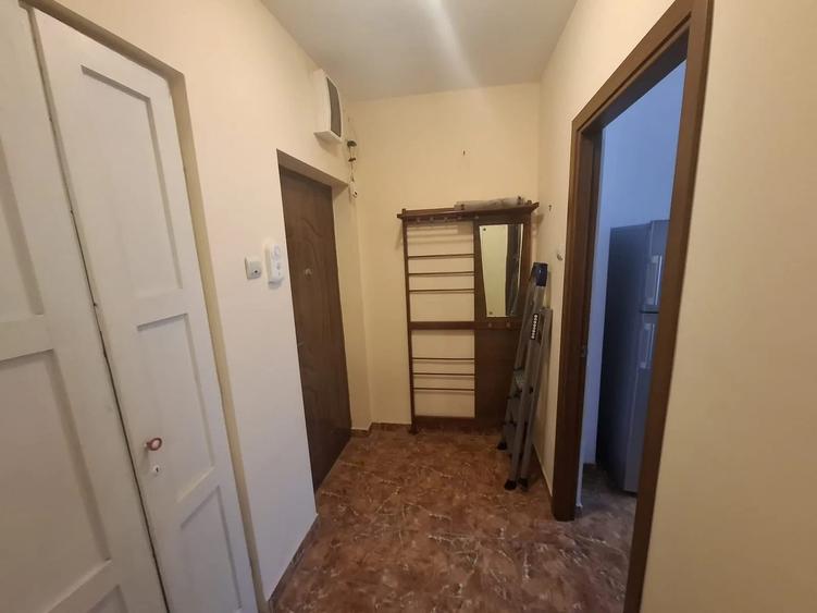 Apartament cu 2 camere semidecomandat în Tomis III