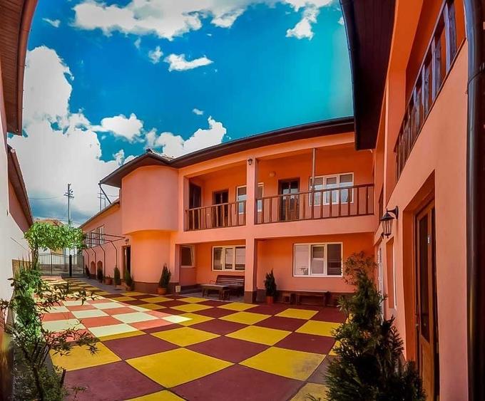Casă cu 4 camere în Sălașu de Jos