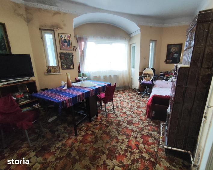 Apartament cu 3 camere în Andronache
