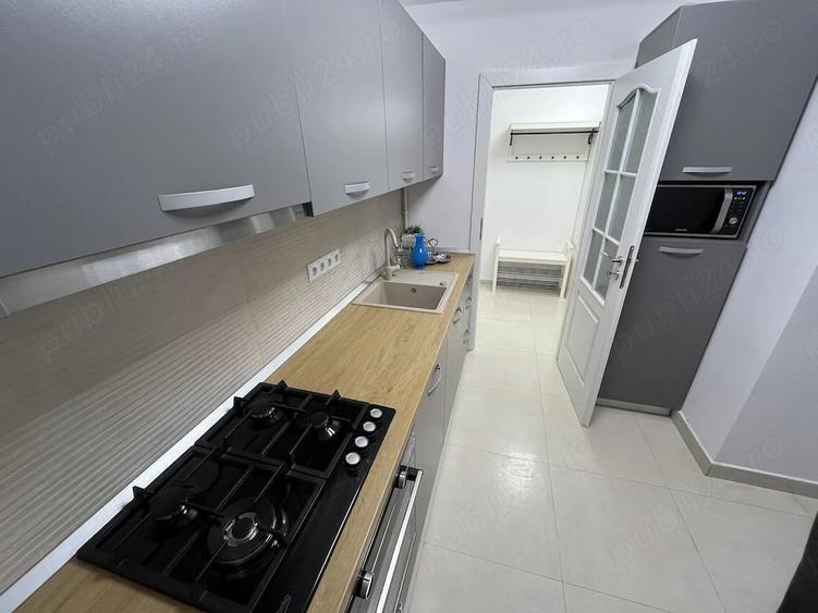 Apartament cu 3 camere semidecomandat în Berceni