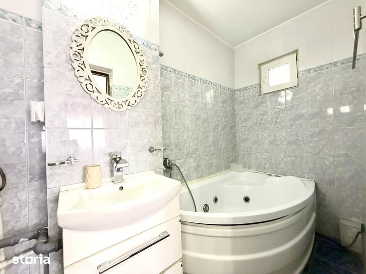Apartament cu 3 camere decomandat în Calea Galați