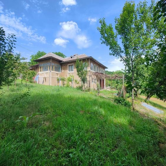 Casă cu 4 camere în Central