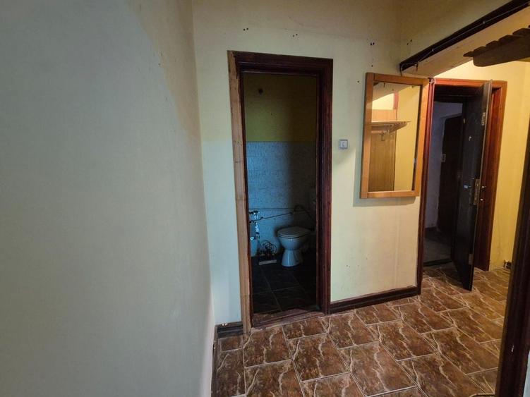 Apartament cu 4 camere decomandat, mobilat în Gara