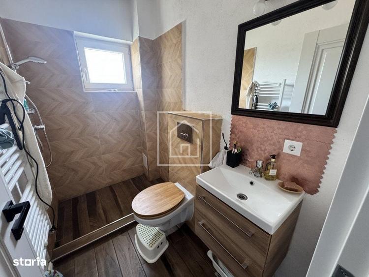 Casă cu 4 camere cu Teren 220 Mp în Roșia