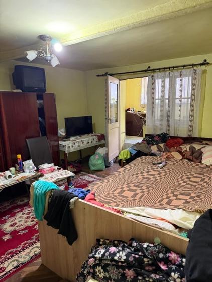 Apartament 2 camere, curte, garaj, zona centrală - 1