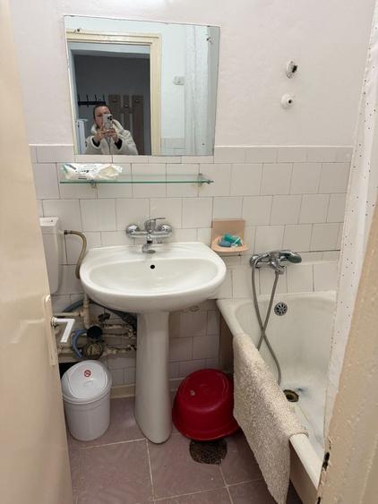 Apartament cu 3 camere semidecomandat în Central