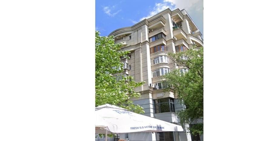 Apartament cu 4 camere decomandat în P-ța Unirii