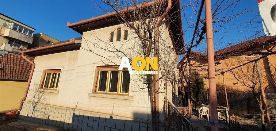 Casă individuală cu 3 camere cu Canalizare în Cetate