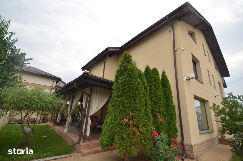 Casă cu 6 camere cu Teren 500 Mp în Central
