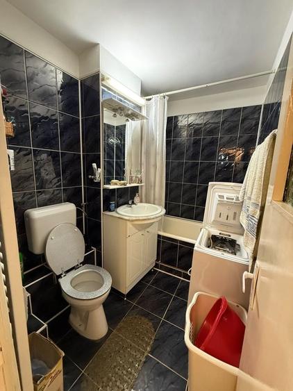 Apartament cu 3 camere decomandat în Micro 16