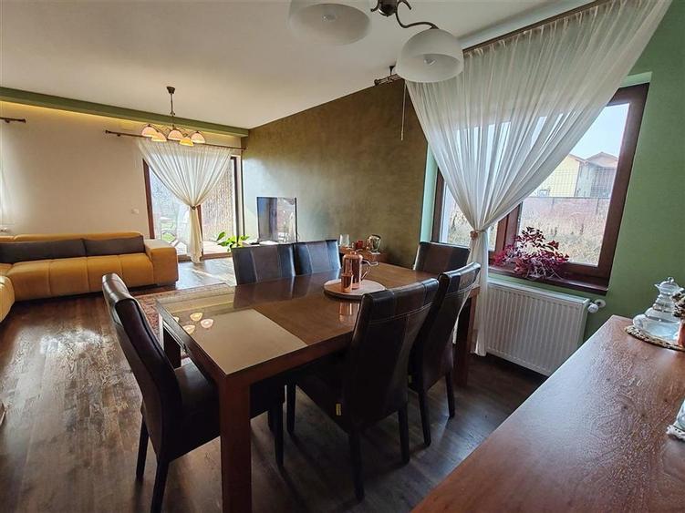 Casă individuală cu 3 camere cu Teren 784 Mp în Cetate