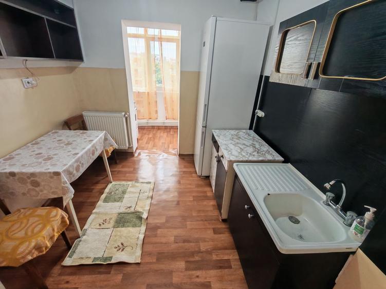 Apartament cu 2 camere decomandat în 1 Mai