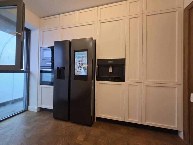 Apartament cu 4 camere decomandat în Aviației
