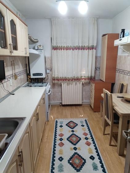 Apartament cu 2 camere decomandat în Uiești