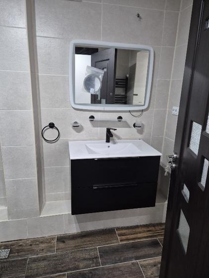 Apartament cu 3 camere decomandat în Micro 4