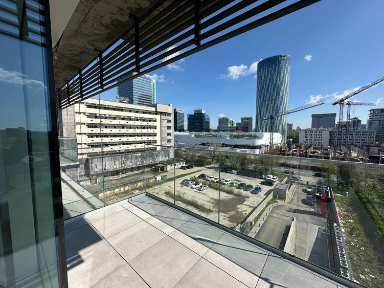 Apartament cu 3 camere decomandat în Floreasca